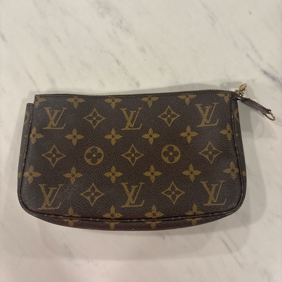 Authentic Louis Vuitton Pochette - Picture 4 of 7